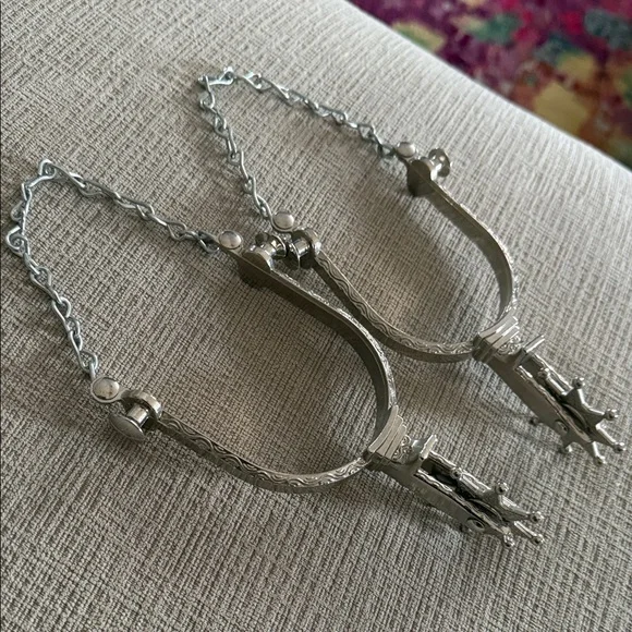 Silver Metal Boot Spurs with Chain - Picture 2 of 10